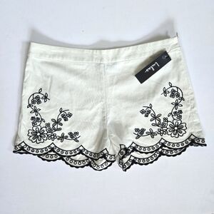 Lulus linen shorts with embroidered scalloped edge sz Large
